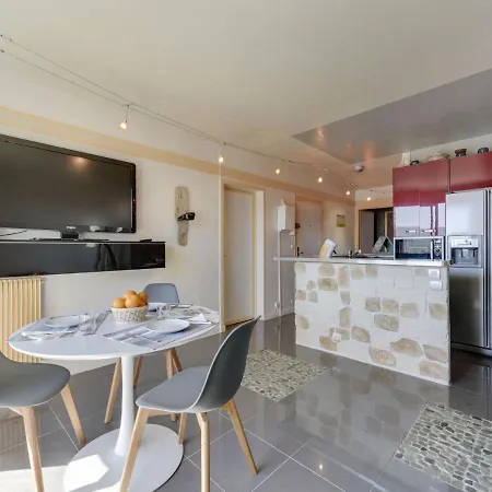 Les Vues De L'argentiere By Interhome Apartment Cogolin